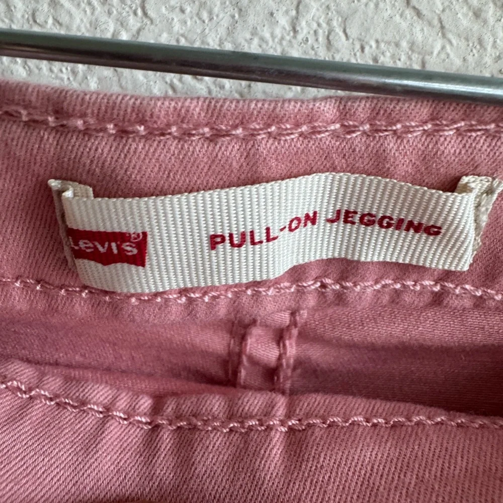 NWT LEVI’S PULL ON JEGGING